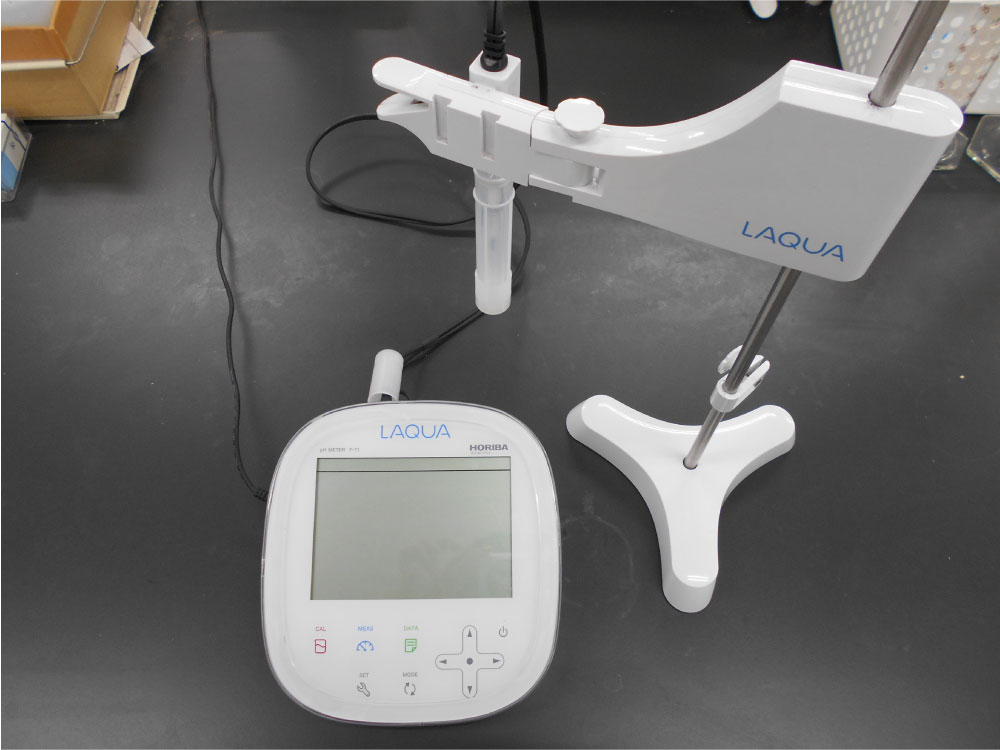 試験室 pHメーター・水質分析計